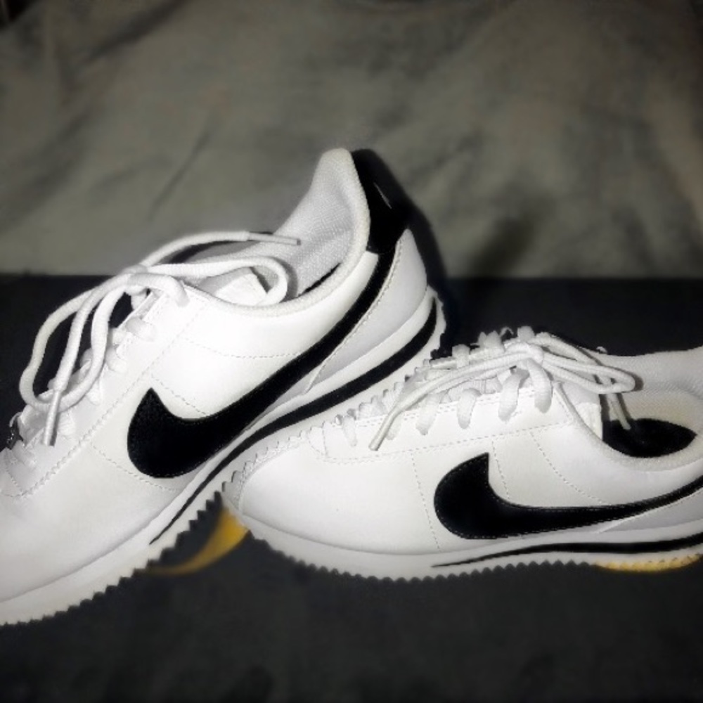 NIKE CORTEZ BASIC✔️(NEW)